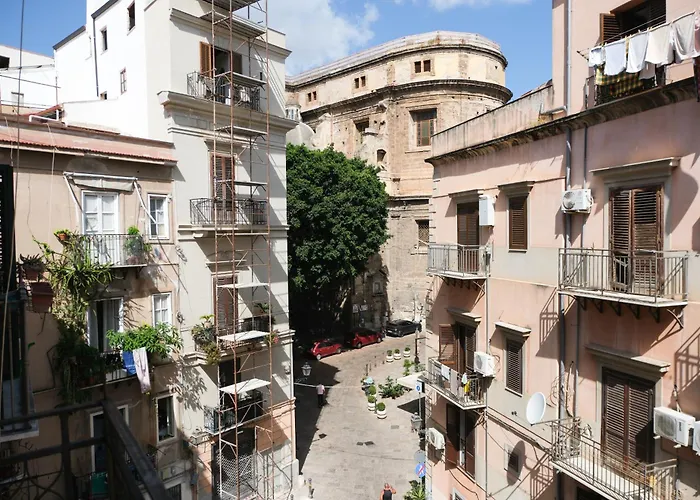Nel Centro Storico Di - Via Meli'S House